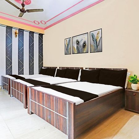 Hotel O Arvi Guest House Varanasi Exterior foto