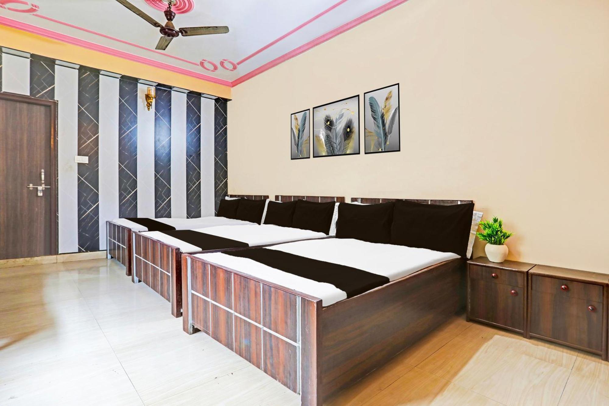 Hotel O Arvi Guest House Varanasi Exterior foto