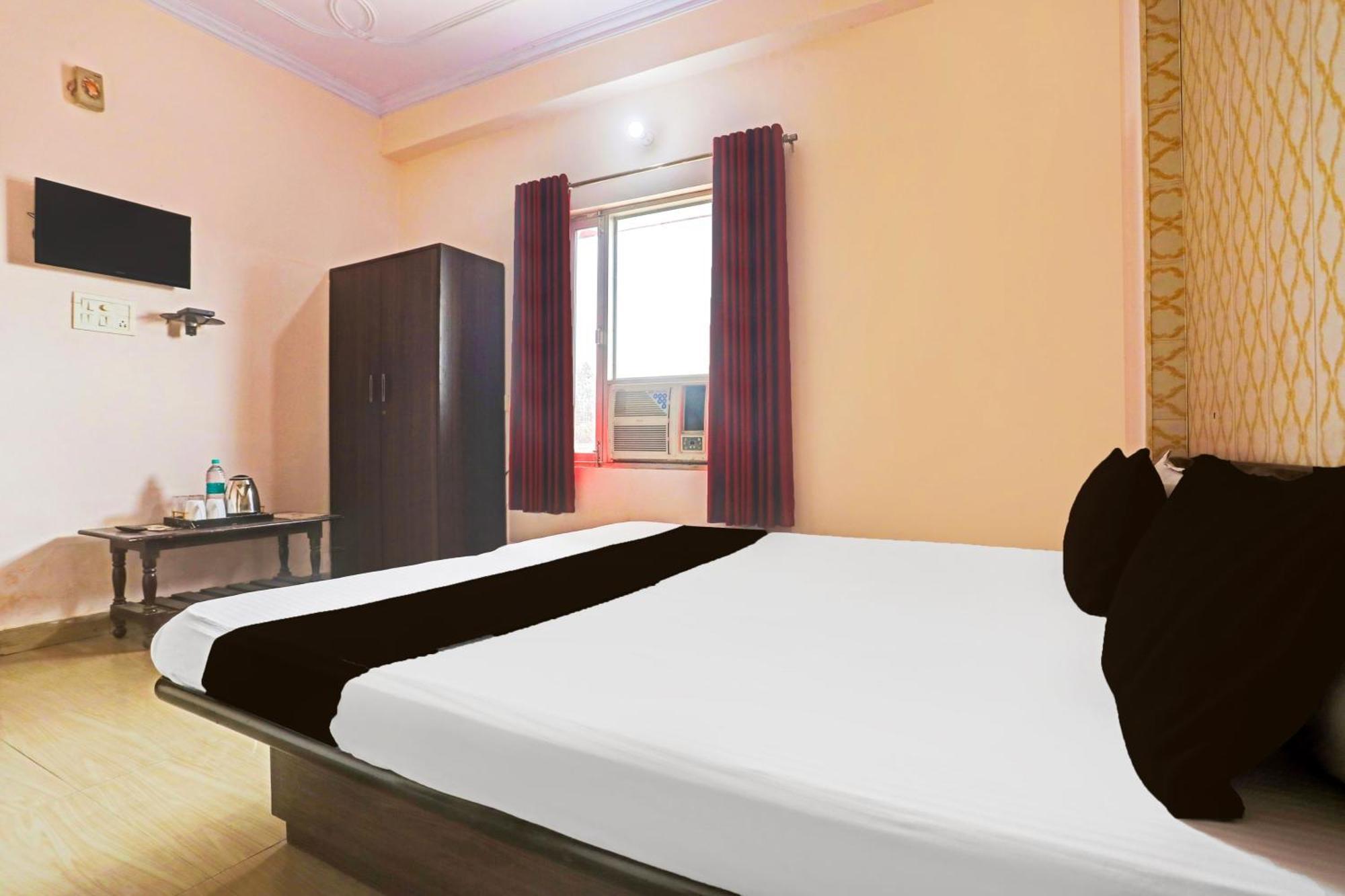 Hotel O Arvi Guest House Varanasi Exterior foto